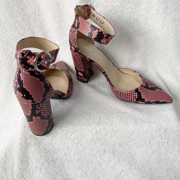 NINE WEST Ankle Strap Shoes 9.5M Alisa Pointed Toe Snakeskin Pumps - Picture 2 of 8